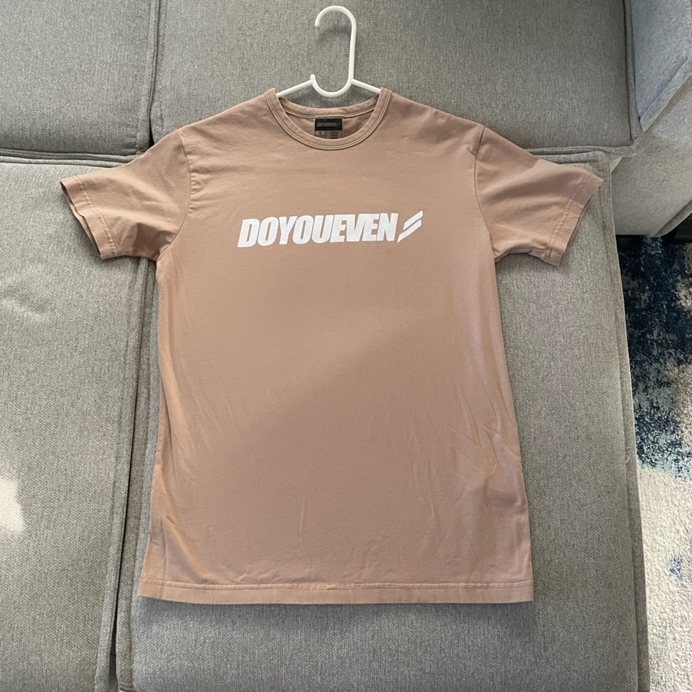 DOYOUEVEN Workout Tee in Tan Size Small